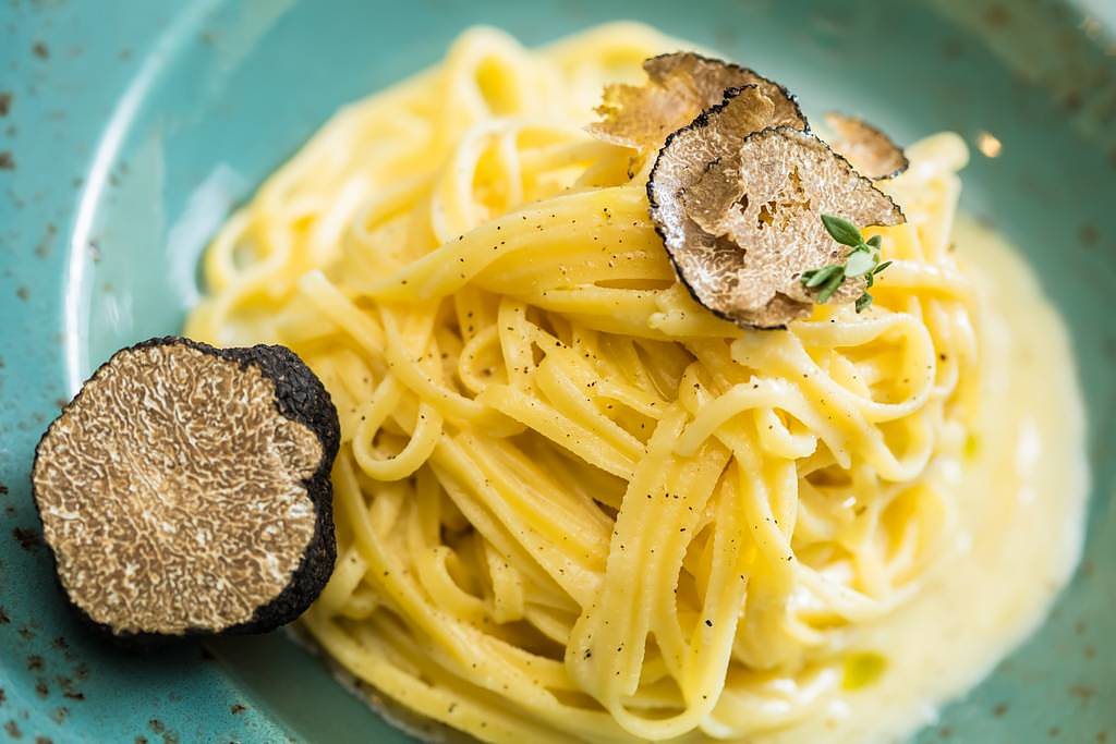 tagliolini-al-tartufo-e-crema-di-mascarpone
