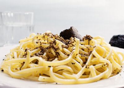 strangozzi al tartufo nero ricetta