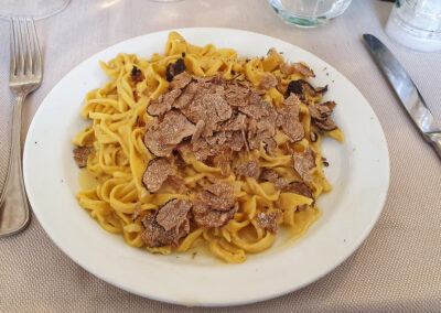 tagliatelle al tartufo nero estivo