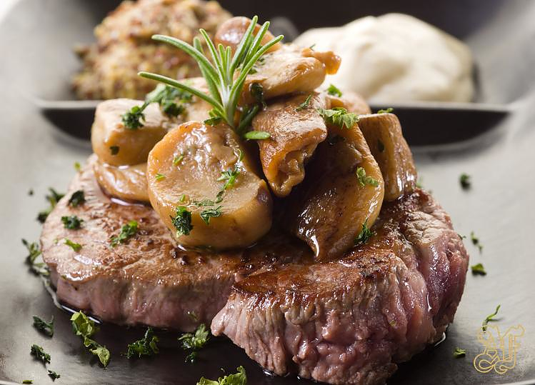 filetto-con-funghi-porcini-al-tartufo-ricetta-umbria