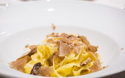 Tagliatelle con tartufo bianco: una ricetta esclusiva!