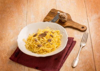 tagliatelle con tartufo bianchetto